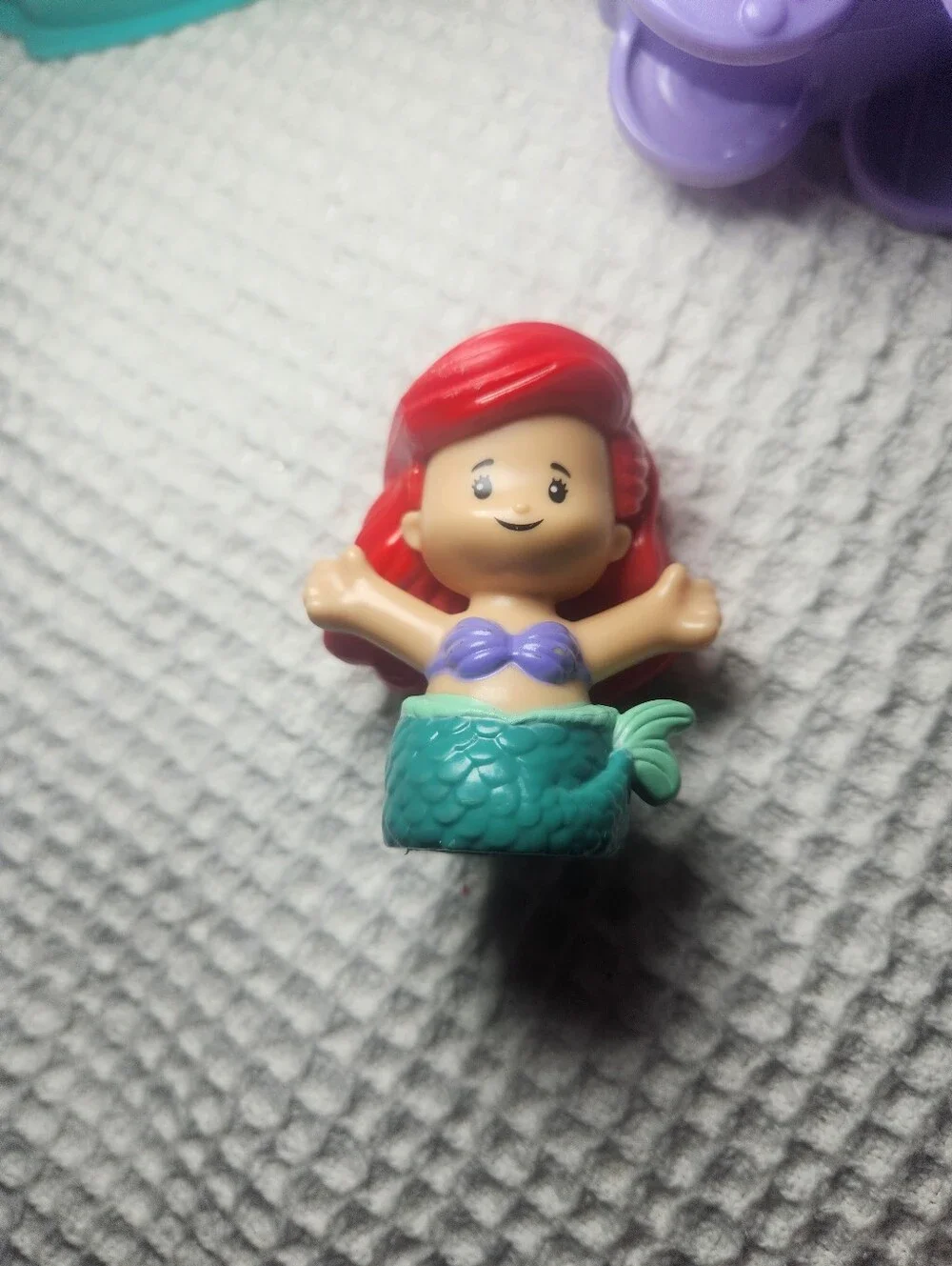 Little People Ariel Grotto Mermaid Playset - With 1 Figure And 1 Accessory Works